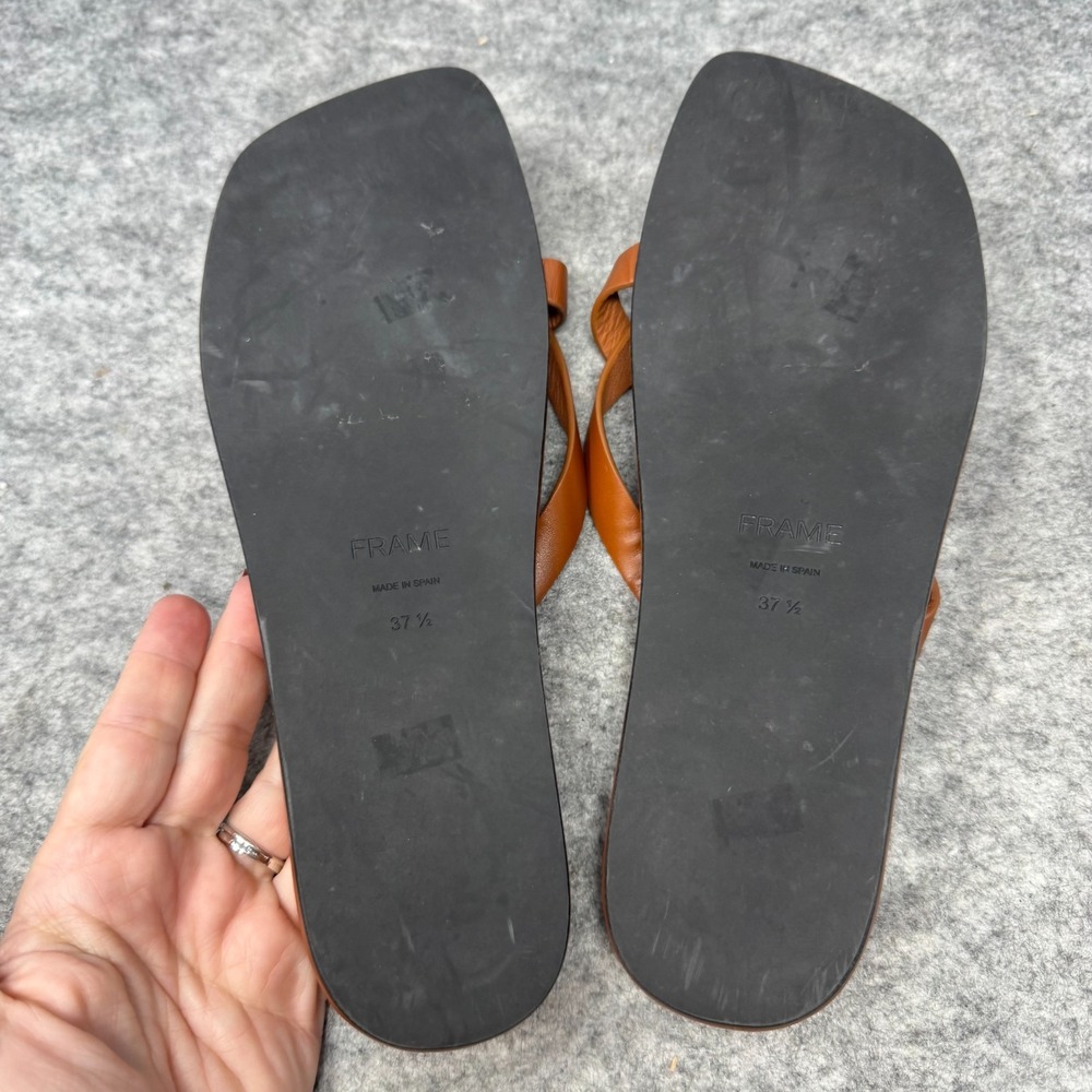 FRAME Denim Brown Leather Flip Sandal - Picture 9 of 10